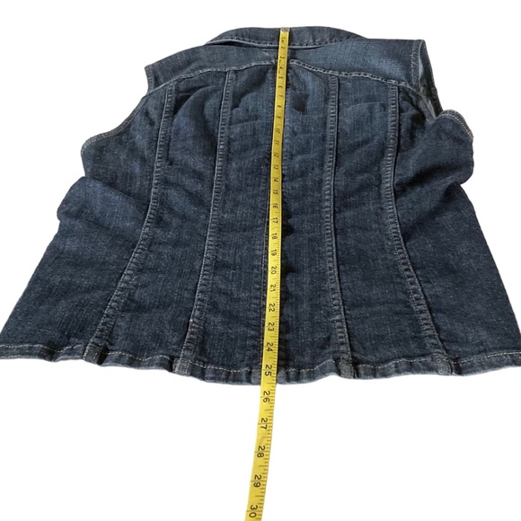 CHICO’S Platinum Denim Vest size 1 MED BLUE Wash Front & Side Pockets LIKE NEW! - Picture 9 of 9
